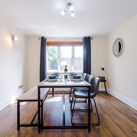 Charming 3-Bed Cottage In Chester, Ideal For Families & Workers, Free Parking - Sleeps 7 Luaran gambar