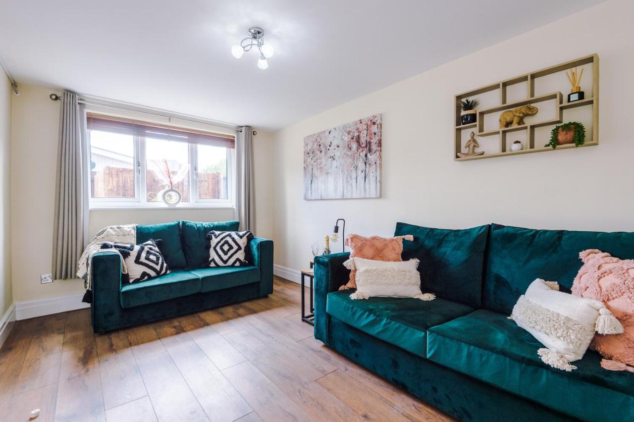 Charming 3-Bed Cottage In Chester, Ideal For Families & Workers, Free Parking - Sleeps 7 Luaran gambar