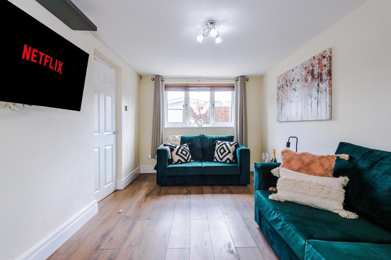 Charming 3-Bed Cottage In Chester, Ideal For Families & Workers, Free Parking - Sleeps 7 Luaran gambar