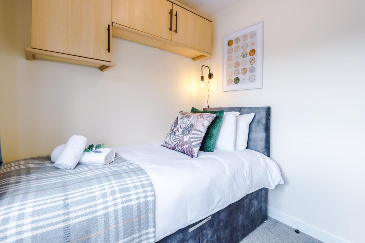 Charming 3-Bed Cottage In Chester, Ideal For Families & Workers, Free Parking - Sleeps 7 Luaran gambar