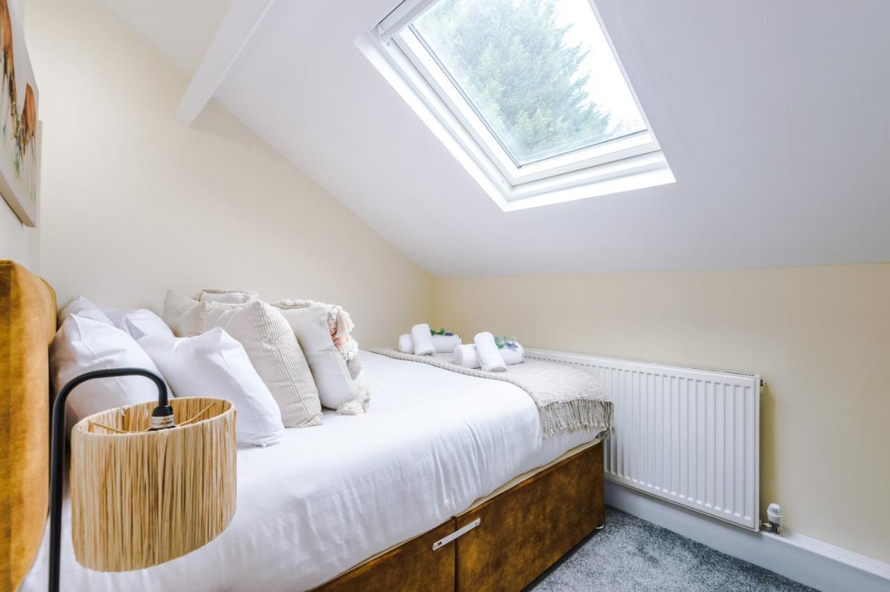 Charming 3-Bed Cottage In Chester, Ideal For Families & Workers, Free Parking - Sleeps 7 Luaran gambar