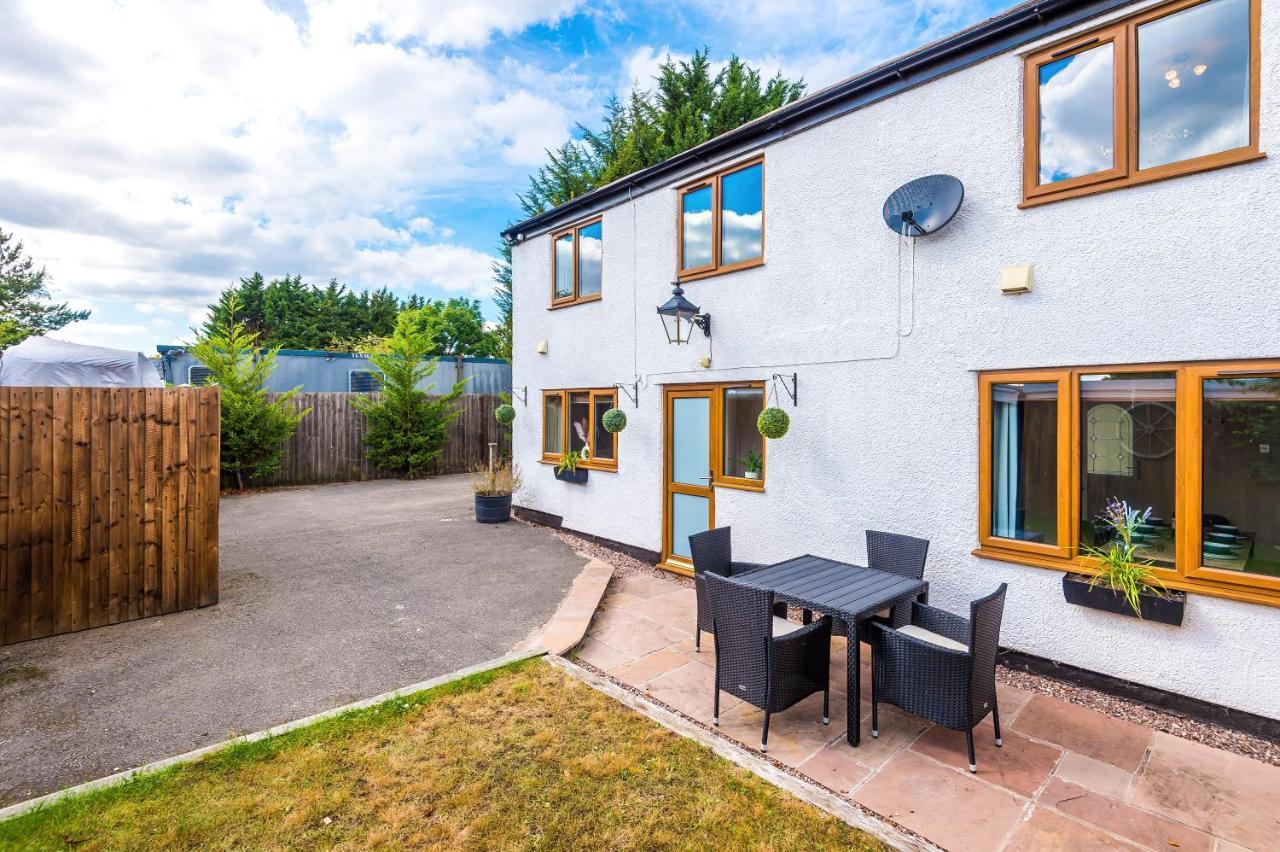 Charming 3-Bed Cottage In Chester, Ideal For Families & Workers, Free Parking - Sleeps 7 Luaran gambar