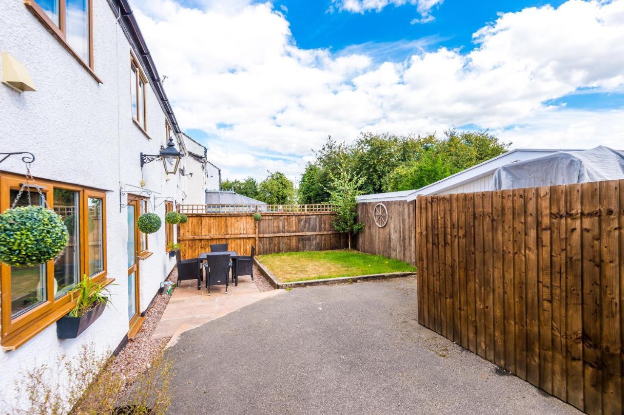 Charming 3-Bed Cottage In Chester, Ideal For Families & Workers, Free Parking - Sleeps 7 Luaran gambar